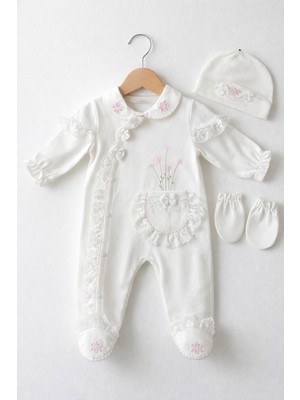 Kardeşler Bebe Dantelli Çiçek Nakışlı Kız Bebek Tulum Bere Eldiven Seti