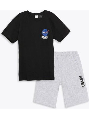 Lc Waikiki Yeni Sezon Bisiklet Yaka Nasa Baskılı Erkek Çocuk Şortlu Pijama Takımı