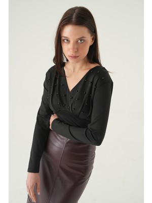 Rays Siyah V Yaka Ön İncili Bluz 8391A