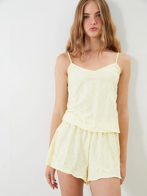 Lc Waikiki Yeni Sezon V Yaka Dokulu Askılı Kadın Şortlu Pijama Takımı