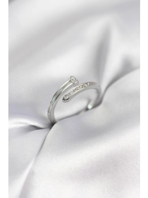 S'82 Zirkon Taşlı Gümüş Renk Yassı Çivi Model Kadın Yüzük