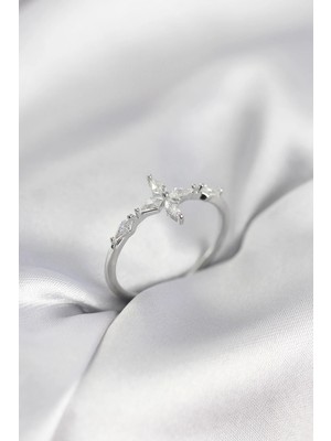 Tegan Yıldız Model Zirkon Taşlı Gümüş Renk Kadın Yüzük TG27BYK3974