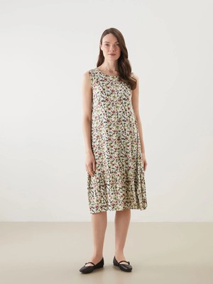 Lc Waikiki Yeni Sezon Bisiklet Yaka Çiçekli A Kesim Elbise