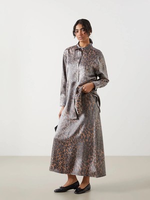 Lc Waikiki Yeni Sezon Beli Fermuarlı Leopar Desenli Saten Kadın Etek