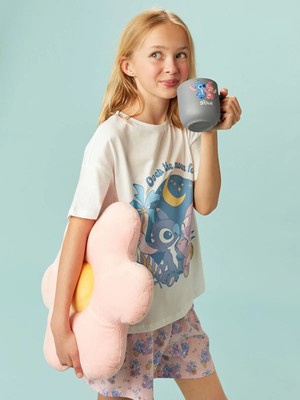 Lc Waikiki Yeni Sezon Bisiklet Yaka Stitch ve Angel Baskılı Kız Çocuk Şortlu Pijama Takımı