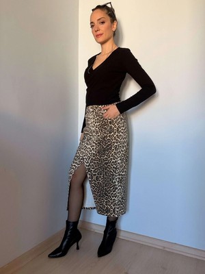 Leopar Önden Yırtmaç Detaylı Denim Etek