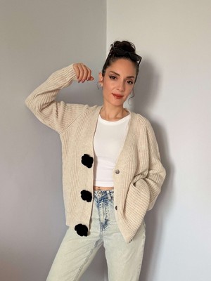 Krem Gül Motif Detaylı Triko Hırka