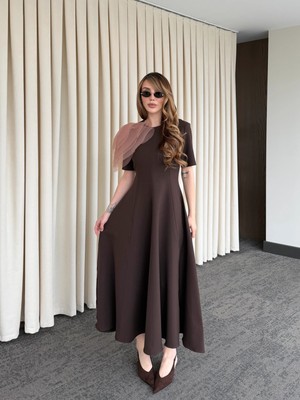 Laluvia Kahverengi Seyyar Broşlu Elbise - 3151