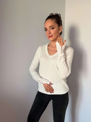 Beyaz V Yaka Kol Detaylı Triko