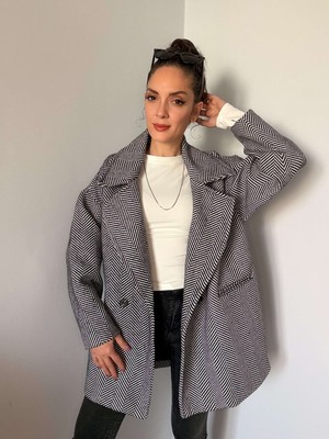 Siyah Beyaz Balıksırtı Oversize Kaşe Kaban