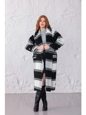 Özlem Yıldız Siyah Beyaz Büyük Ekose Desenli Oversize Yünlü Kaban - Geniş Yakalı Uzun Kışlık Palto Serisi 40