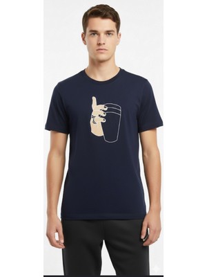 Bardak Tutan El Baskılı T-Shirt