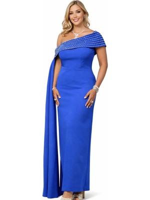 Kayık Yaka Taş Detaylı Uzun Abiye Elbise – Pelerin Detaylı Şık Gece Elbisesi