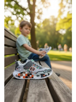 Enoch Piksel Desenli ve Renkli Blok Detaylı Erkek Çocuk Spor Ayakkabı