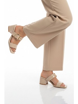 Ayakmod Bej Çift Bantlı Kadın Topuklu Terlik 318139 Z