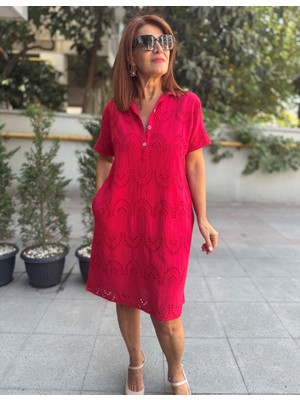 Üç Düğme Yakalı Brode Elbise Kırmızı