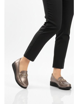Ayakmod Platin Geniş Kalıp Kadın Klasik Ayakkabı 651631 Z