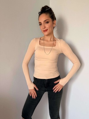 Pudra Parmak Geçmeli Kare Yaka Bluz