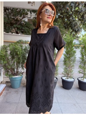 Kare Yaka Brode Elbise Siyah