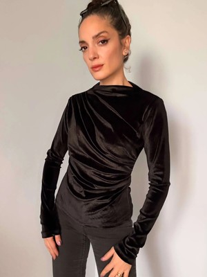 Siyah Balıkçı Yaka Kadife Bluz