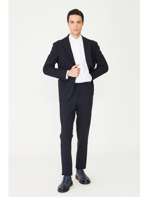 White Stone Lacivert Şık ve Rahat Kullanım Sunan Takım Elbise