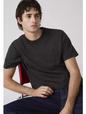 Levi's Erkek Ön Cepli Siyah Tişört - 005H0-003