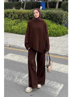 Lamelif Asimetrik Bisiklet Yaka Triko Takım Acı Kahverengi