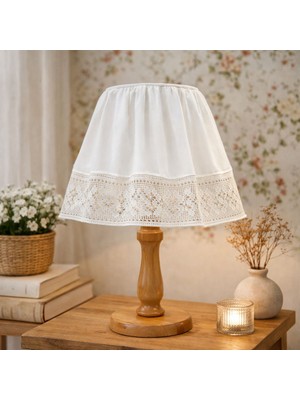 Mars Concept El Yapımı Ahşap Abajur Dantel Detaylı Country Stil Dekoratif Vintage Masa Lambası