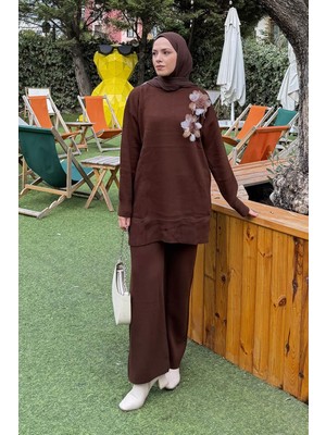 Lamelif Aksesuarlı Triko Takım Acı Kahverengi