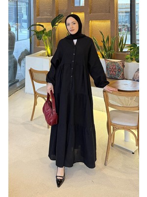 Lamelif Ön Yarım Düğme Detaylı Müslin Kumaş Tesettür Elbise Siyah