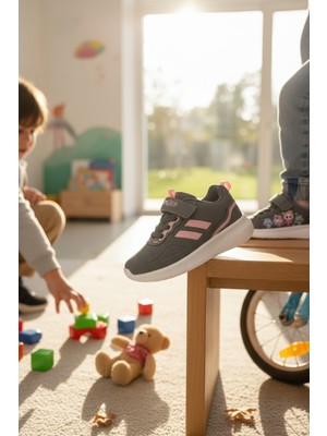 Enoch Hava Kanallı Delikli Burun Yapılı ve Cırtlı Çocuk Spor Ayakkabı