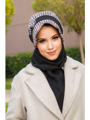 Aişe Tesettür Siyah Kırmızı Kazayağı Fiyonk Aksesuarlı Tesettür Şapka