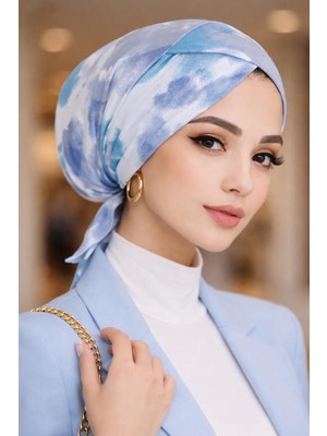 Aişe Tesettür Mavi Beyaz Batik Çapraz Bantlı Bone