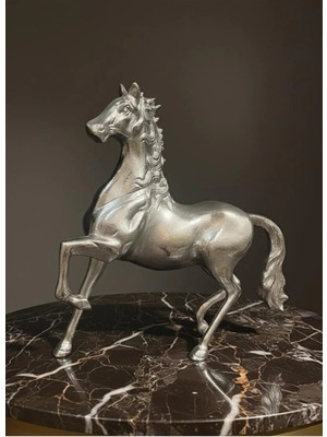 Mikasa Moor Gümüş At Biblo 37 cm