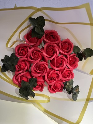 Green Deco 15 Gül - Okaliptus Aranjman A Sınıf Kokulu Kırmızı Mum Gül Camlı Gül Dolusu - Özel Hediye -Bitki