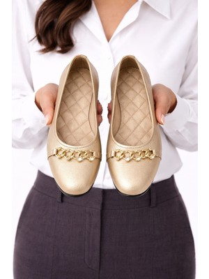Slipcat Kadın Gold Zincir Taş Detaylı Düz Babet – Günlük & Ofis Şık Rahat Ayakkabı