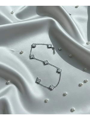 Arsem Beyaz Yonca Taşlı Van Cleef