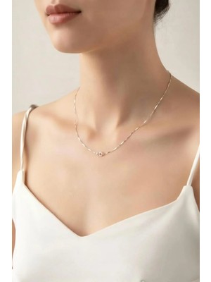 ArmoniaVital Işıltılı Ince Formlu Silindir Geçişli Zincir Kolye - Günlük ve Şık Kullanım