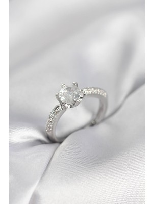 Inure Jewelry Tek Taş Model Zirkon Taşlı Gümüş Renk Kadın Yüzük
