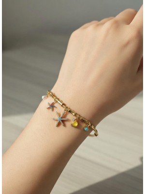 ArmoniaVital Altın Kaplama Renkli Zirkon Taşlı Deniz Yıldızı Bileklik - Şans Figürlü Charm Kelepçe