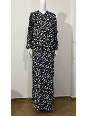 Siyah Renkli Küçük Çiçekli Yandan Bağlamalı Namaz Elbisesi Büyük Beden