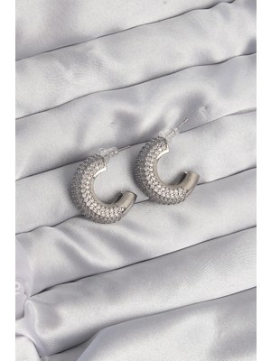 K-Yonlineticaret Pirinç Gümüş Renk Zirkon Taşlı Yarım Halka Küpe