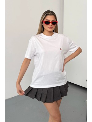 Giysa Kadın Kiraz Aksesuarlı %100 Pamuklu T-Shirt Beyaz - 26Y 26513