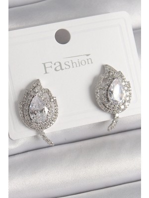 K-Yonlineticaret Pirinç Gümüş Renk Zirkon Taşlı Yaprak Model Kadın Küpe