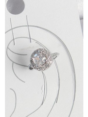 K-Yonlineticaret Pirinç Gümüş Renk Zirkon Taşlı Kadın Kıkırdak Model Küpe