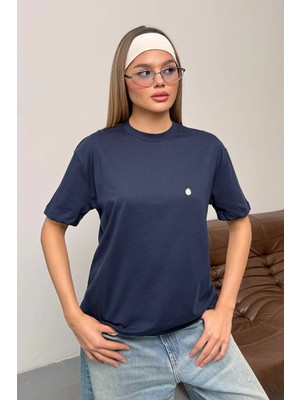 Giysa Kadın Gümüş Aksesuar Detaylı %100 Pamuklu T-Shirt Lacivert - 26Y 26510