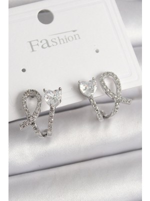 K-Yonlineticaret Pirinç Gümüş Renk Düğüm Model Zirkon Taşlı Kalp Detay Kadın Küpe