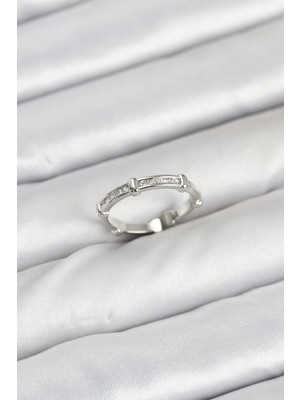 K-Yonlineticaret Pirinç Gümüş Renk Kemik Model Zirkon Taşlı Kadın Yüzük