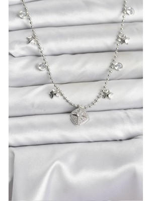 K-Yonlineticaret Pirinç Gümüş Renk Zirkon Taşlı Kutup Yıldızı Model Kadın Kolye