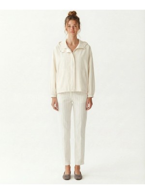 Yargıcı Geniş Kapüşonlu Yaka Uzun Kol Yağmurluk